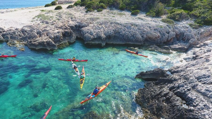 Lumbarda: Half-Day Kayaking and History with Wine delight - The guides make the history work