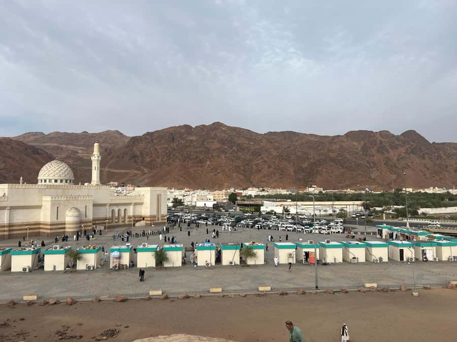 Madinah Culture & History Tour – Led by Local Guide - Masjid Ad-Dira connects prayer with Uhud