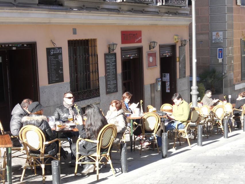Madrid City Tour: Culture and History - Starting at the bear statue in Puerta del Sol
