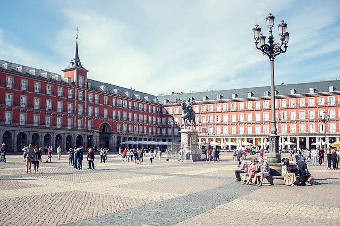 Madrid Historic Centre Food Tour with Authentic Tapas & Wines - Small groups, walking, and the practical rhythm