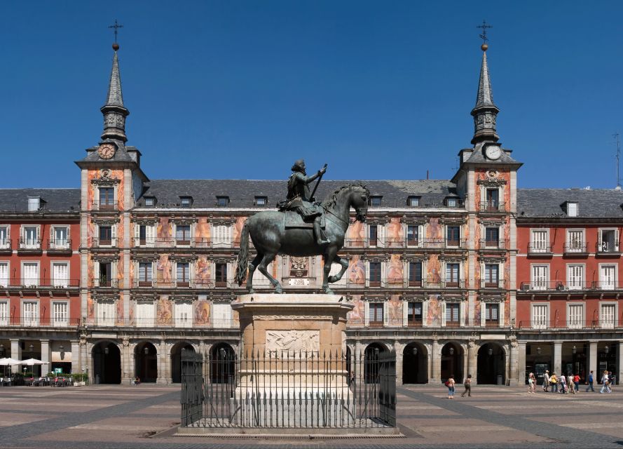 Madrid Historical in French (petit comité & private) - Small Group, Private Tour, and Pace