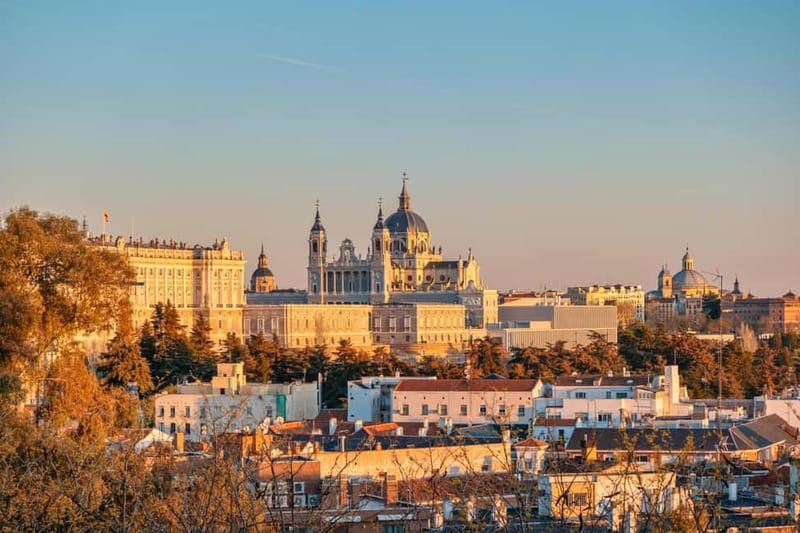 Madrid: Small-group historical walking tour - Almudena Cathedral and the Royal Palace
