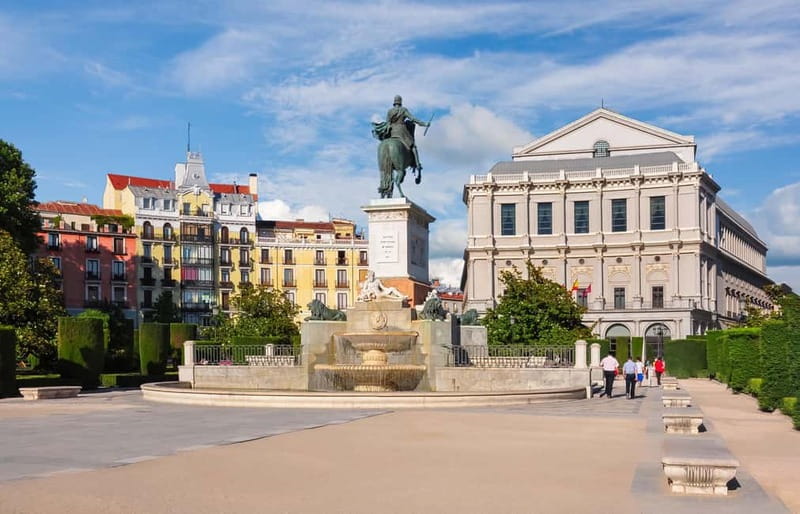 Madrid: Small-group historical walking tour - What the $22 price delivers