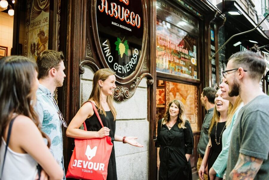 Madrid: Tapas, Taverns & History Tour - Walking past the Royal Palace and through Habsburg Madrid