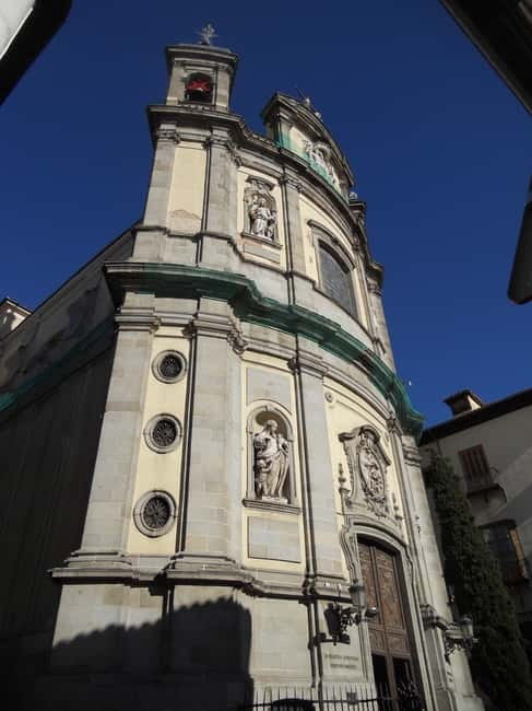 Madrid: Tour of the Historic City Center - Starting beneath the bear at Puerta del Sol