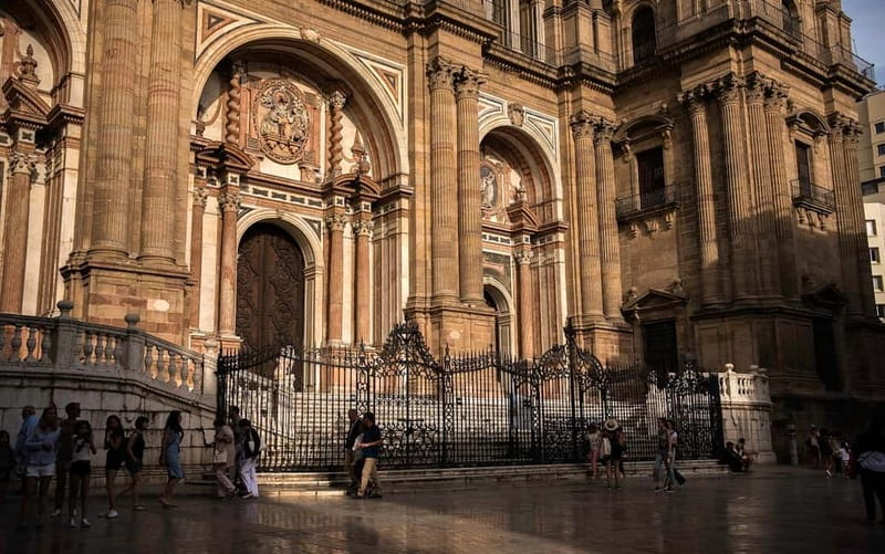 Málaga: 2-Hour Historical Center & Cathedral Tour - Practical tips for a smoother visit