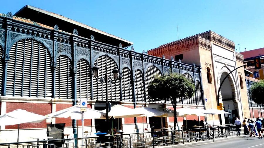 Málaga: 2h Walking Historical Tour–Art, Culture and Legends - Starting where Málaga began