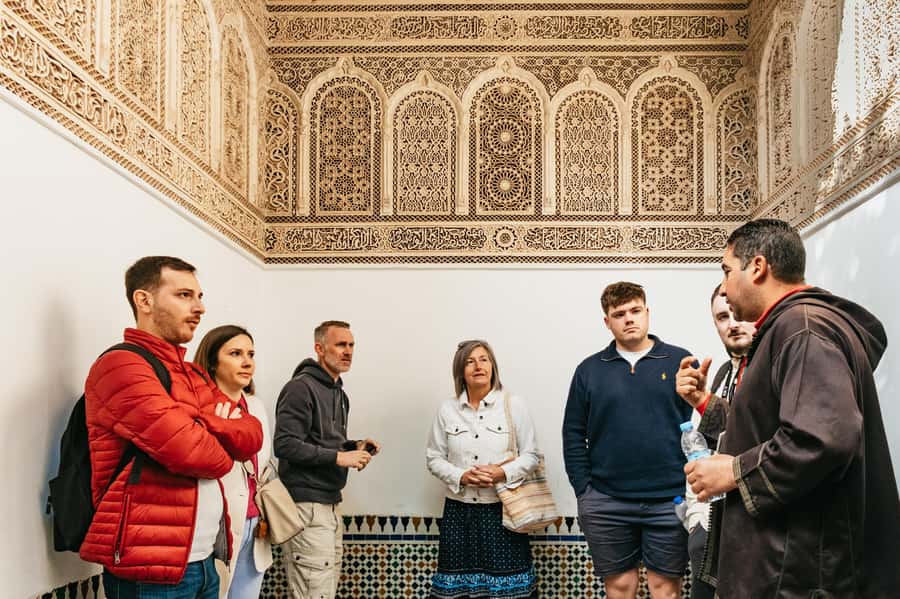 Marrakech: Saadian Tombs & Bahia Palace, Medina Guided Tour - Koutoubia Mosque and the first landmarks