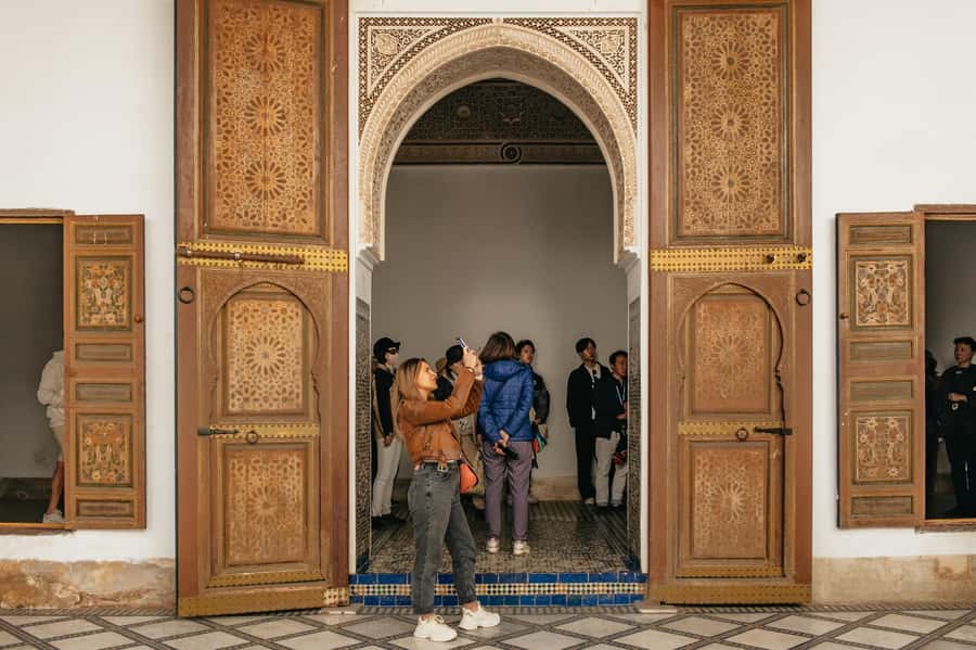Marrakech: Saadian Tombs & Bahia Palace, Medina Guided Tour - Is the $18 price good value?