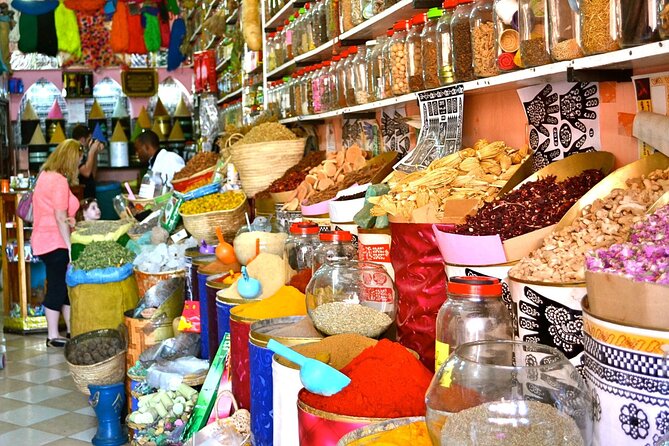 Marrakech The History and Culture Day Trip - The shopping stop and free time