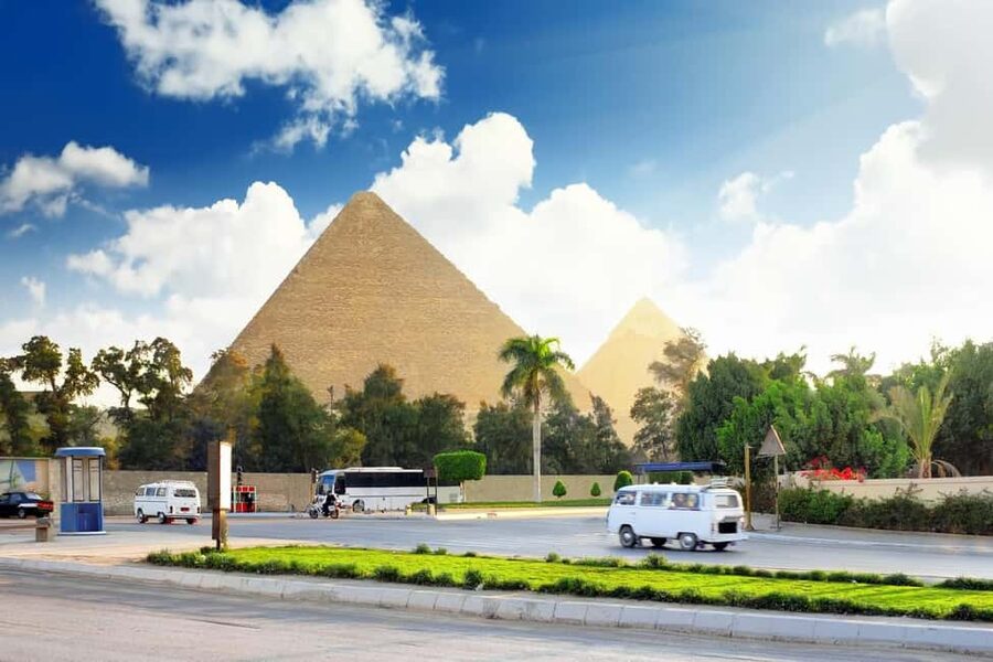 Marsa Alam: Ancient Cairo & Giza Pyramids Day Trip by Plane - Khan el Khalili and the old Cairo shopping stop