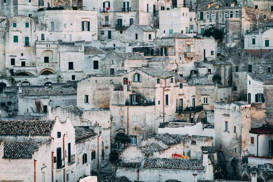 Matera's Sassi Walking Tour - History and Culture - Matera’s move from ghost town to living city
