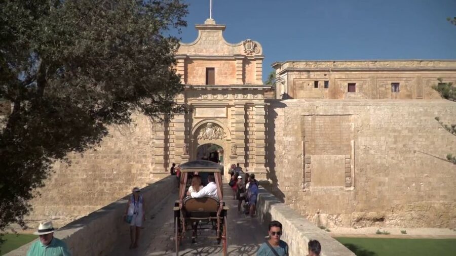 Mdina: Private Historical City Walking Tour with Rabat Town - Mdina’s Vilhena Gate and Honey-Colored Walls