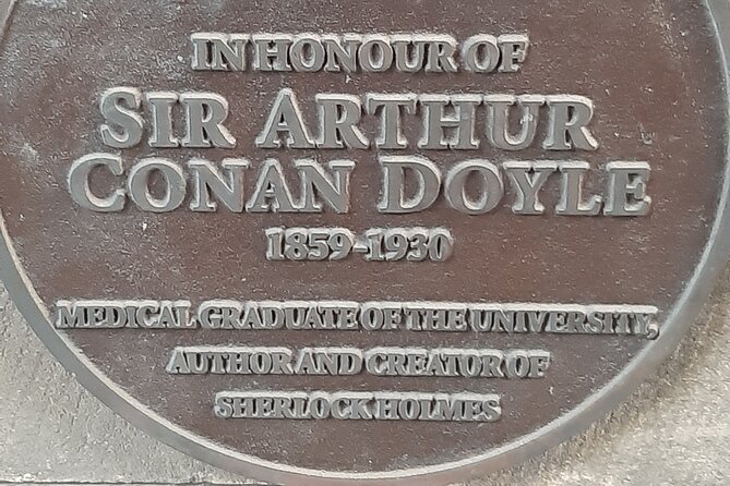Medical and Surgical History of Edinburgh - Private Walking Tour - Starting on the Royal Mile at Hunter Square