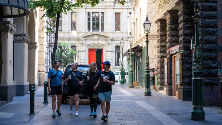 Melbourne: History and Donuts Walking Tour - Hosier Lane and Melbourne’s changing street art