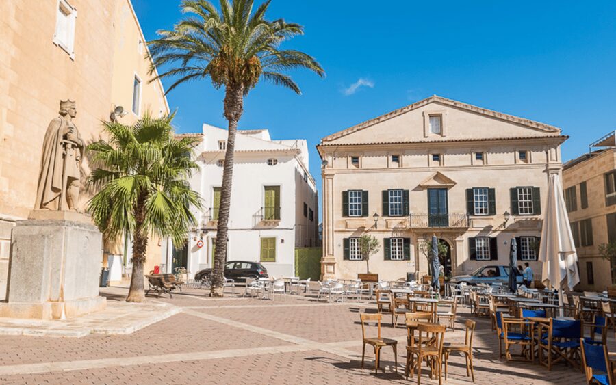 Menorca: Mahon Guided Walking Tour with History & Tastings - Who should book this Mahon walk?
