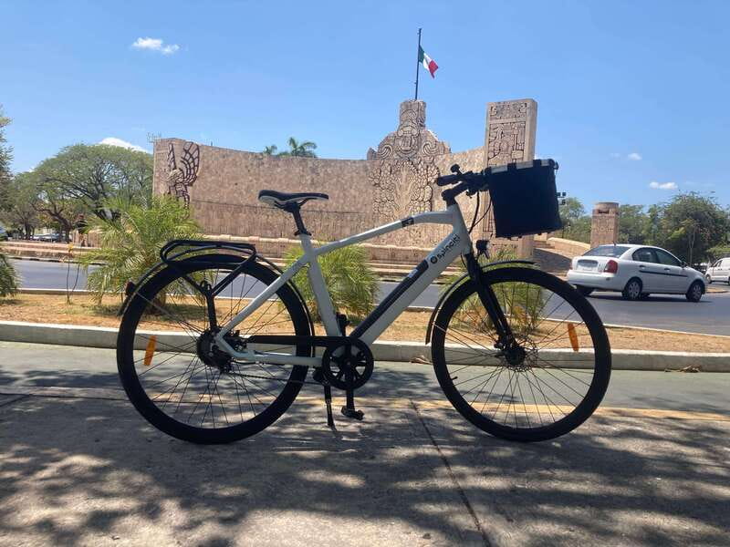 Mérida: The E-bike tour with history and culture - Mérida’s restaurant street and Parque de la Plancha