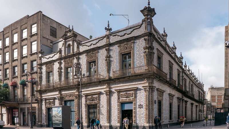 Mexico City: Historic Downtown Walking Tour - Meeting beneath the Zocalo’s white umbrellas