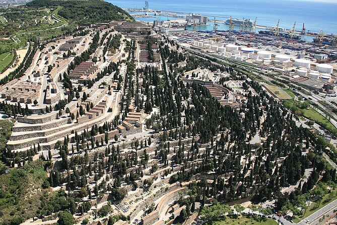 Montjuïc Cemetery Walking Tour – Hidden Art, History & Views - Inside the cemetery: sculpture, architecture, and stories