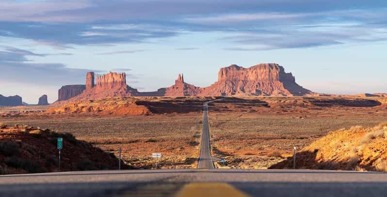 Monument Valley: Cultural Tour with Dinner and Entertainment - Why the backcountry access matters