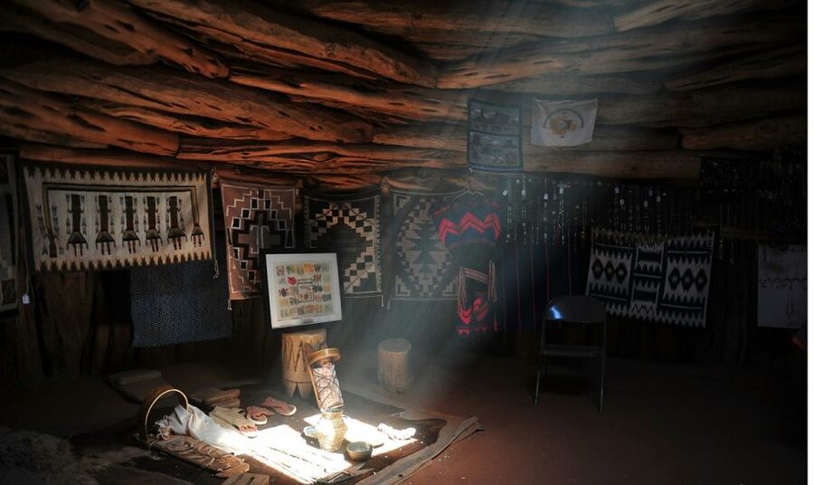 Monument Valley: Scenic 3.5-Hour Cultural Tour - A Hogan demonstration and everyday Navajo knowledge