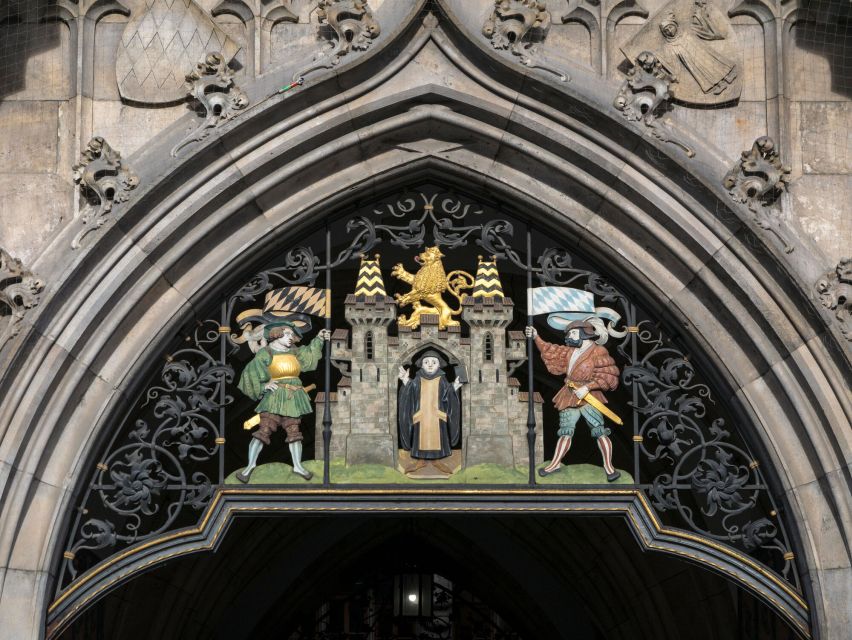 Munich: Guided Tour of the historic Town Hall on Marienplatz - Why the New Town Hall deserves more than a photograph
