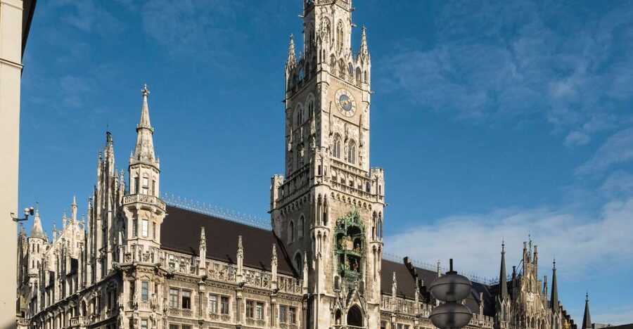 Munich: Guided Tour of the historic Town Hall on Marienplatz - Inside the neo-Gothic New Town Hall