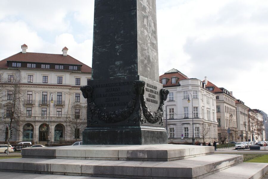 Munich: Nazi History 2-Hour Small Group Walking Tour - Alun Evans and the small-group advantage