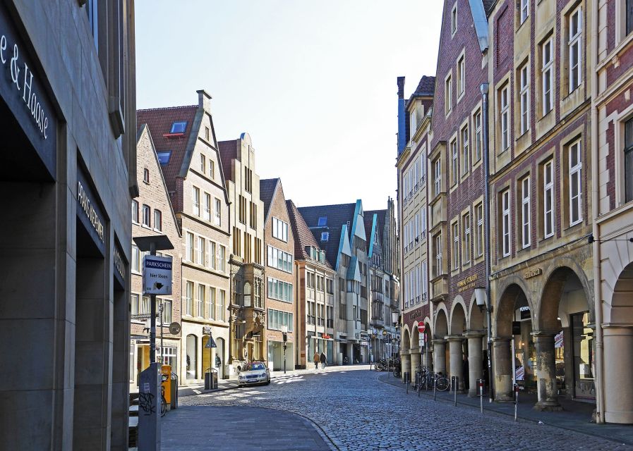 Münster: Old Town Historical Walking Tour by "Geo Epoche" - Historical City Hall and the city’s power structures