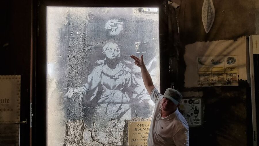 Naples: Historic City Center Guided Walking Tour - What makes guide Davide such a strong part of it
