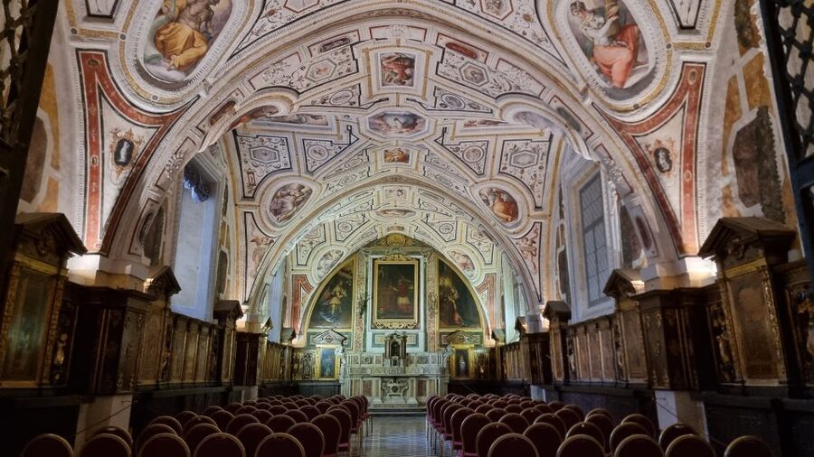 Naples: Monuments and Historic District Self-Guided Tour - The monumental area: grand spaces and Gulf views