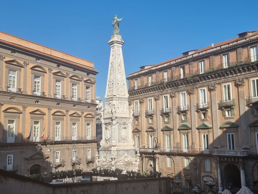 Naples: Monuments and Historic District Self-Guided Tour - How the self-guided format works on the ground