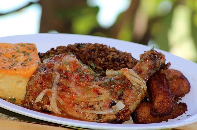 Nassau Food and History Bus Tour - Forts, a museum, and the wider story