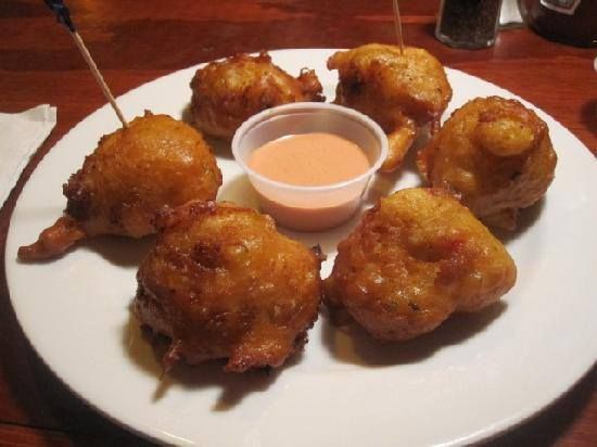 Nassau: Sip, Sample & See, Food & History Bus Tour - Conch salad at the fish market