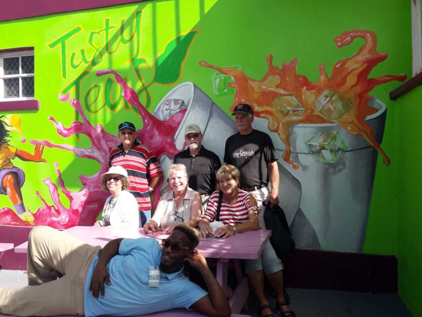 Nassau: Sip, Sample & See, Food & History Bus Tour - The final Bahamian lunch