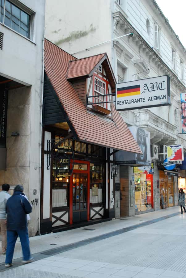 Nazis in Buenos Aires: a historical walking tour - Timing, walking effort, and what to bring