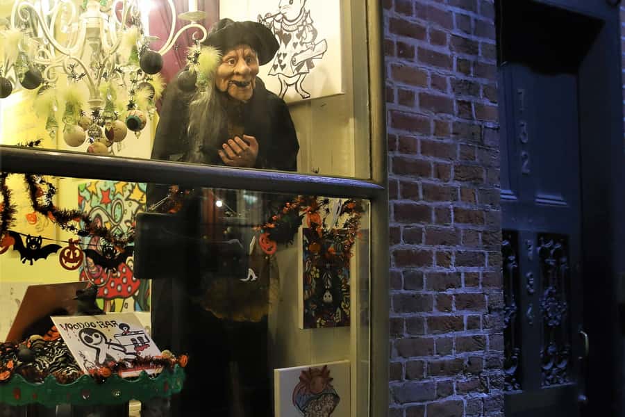 New Orleans: 1.5-Hour Voodoo History Evening Tour - Exclusive Properties and Short French Quarter Walks