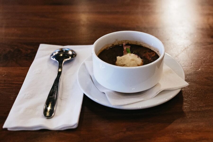 New Orleans: French Quarter Food History Walking Tour - Finishing with bananas Foster bread pudding
