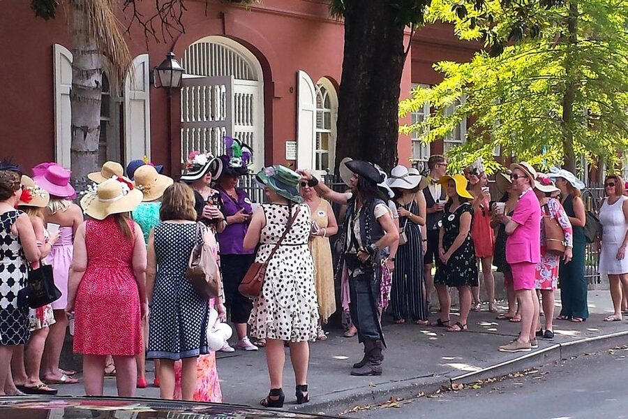 New Orleans, French Quarter: Pirate History Walking Tour - The halfway break and the practical rhythm