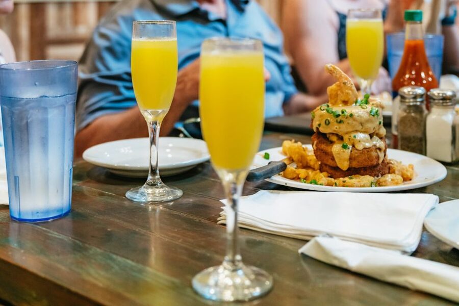 New Orleans: Garden District Food, Drinks & History Tour - Who should book this Garden District tour?