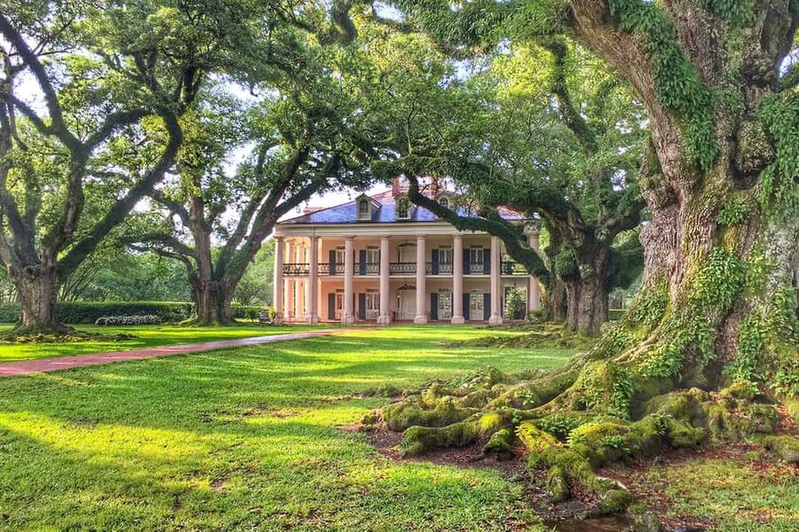 New Orleans: Swamp Boat Ride and Historic Plantation Tour - Destrehan, an older French Colonial house