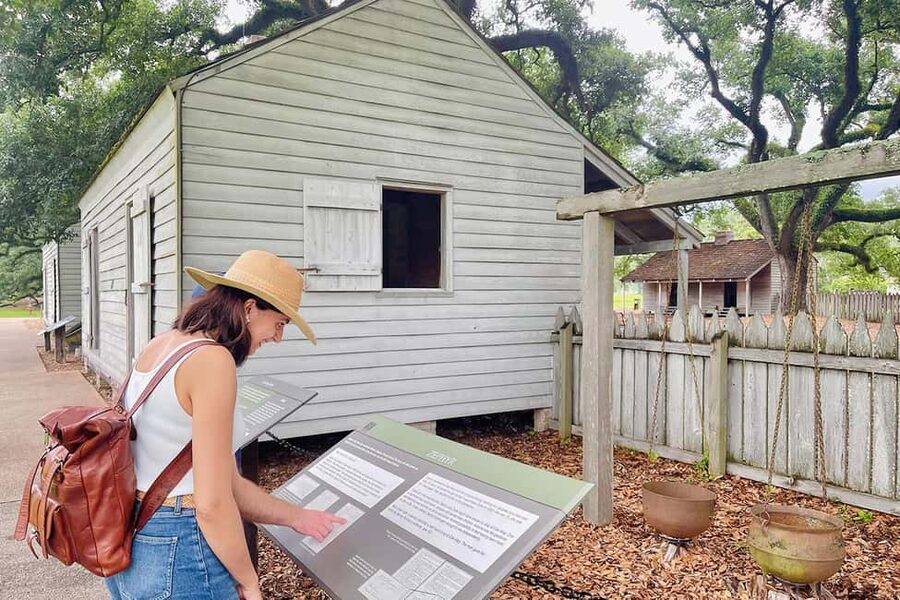 New Orleans: Swamp Boat Ride and Historic Plantation Tour - Manchac Swamp by boat