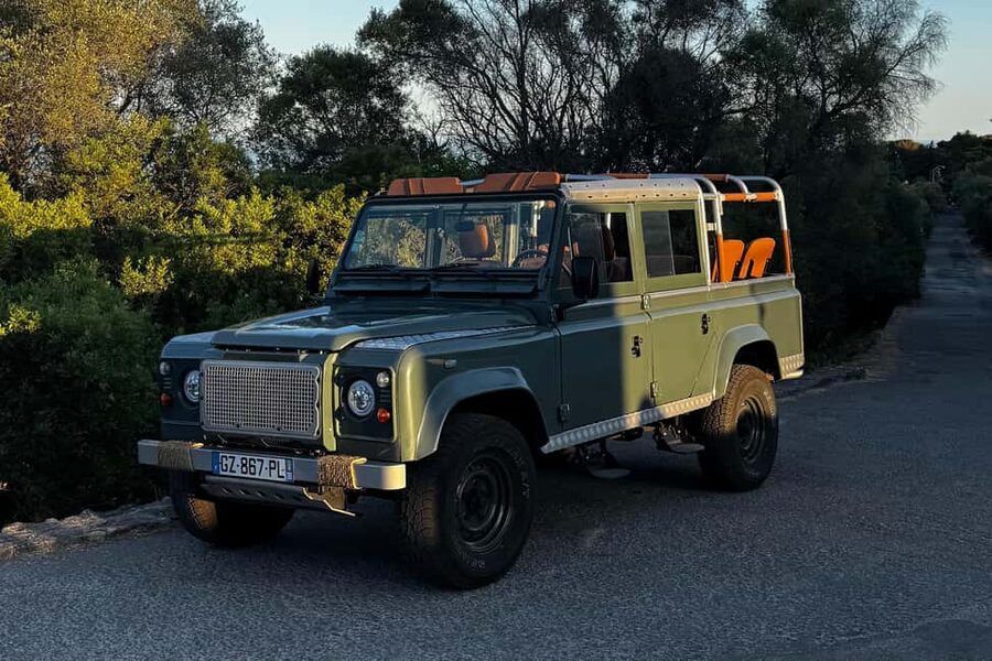 Nice: Sunset & Wine Tasting in a historic Land Rover - A quiet lookout above Nice