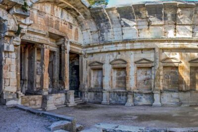 Nîmes – Spend a day like an ancient Roman