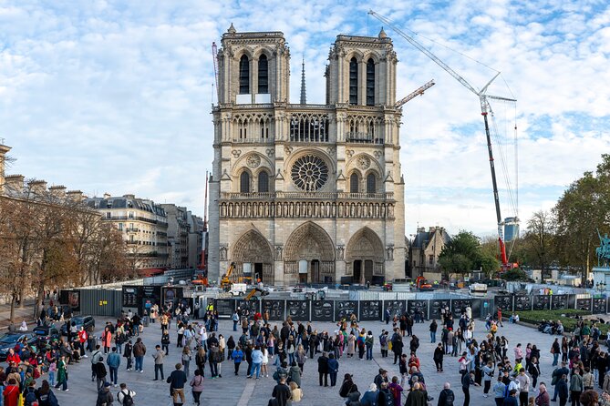 Notre Dame Cathedral: Exterior Guided Tour & Unscheduled Access - Who will enjoy this most?