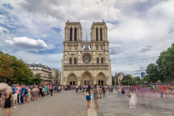 Notre Dame Cathedral: Exterior Guided Tour & Unscheduled Access - Meeting at 11 Rue Lagrange