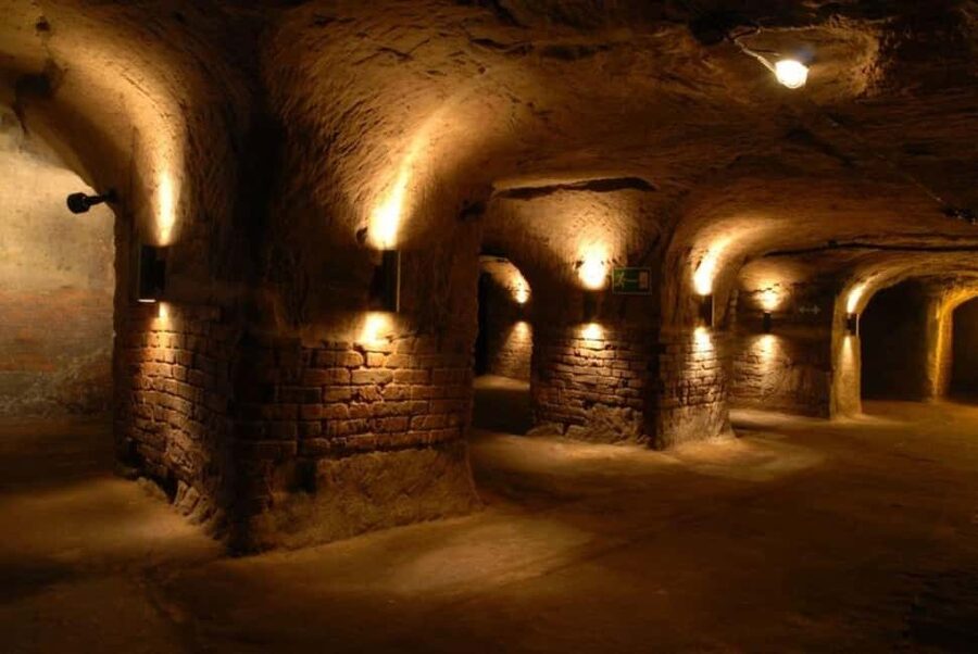 Nuremberg: Historical Rock Passages Tour - Entering at Bergstraße 19
