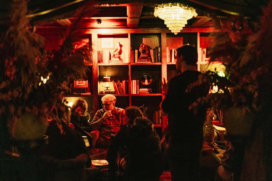 NYC: Speakeasy Drinks and Prohibition History Tour - Third stop: the end of Prohibition and New York after dark
