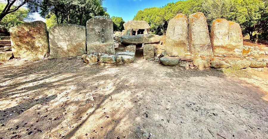 Olbia: Archaeological Tour of Ancient Sardinia + Transport - Pedres Castle: a quick view with a steep catch