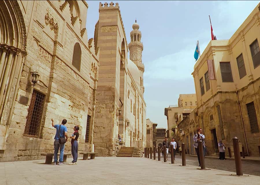 Old Cairo Guided Walk Tour: History, Culture & Street Bites - Khan el Khalili and the art of browsing